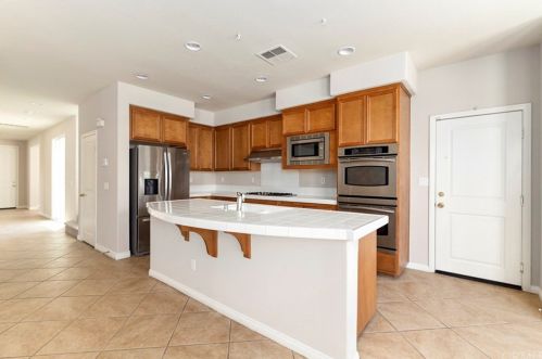 28926 Kennebunk Ct, Temecula CA  92591-7534 exterior