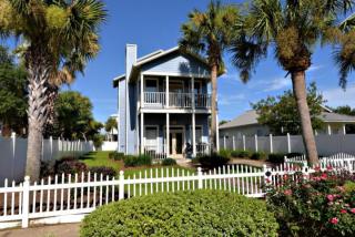 95 Mark St, Destin, FL 32541-3571