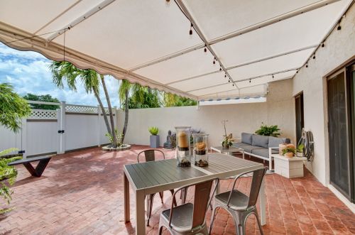 134 Harbor Cir, Delray Beach FL  33483-8005 exterior