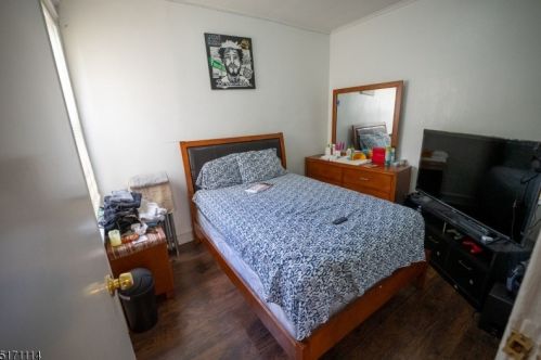 44 Chadwick Ave, Newark NJ 07108-1529 exterior