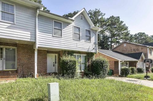 4887 Autumn Cir, Stone Mountain GA  30088-1940 exterior