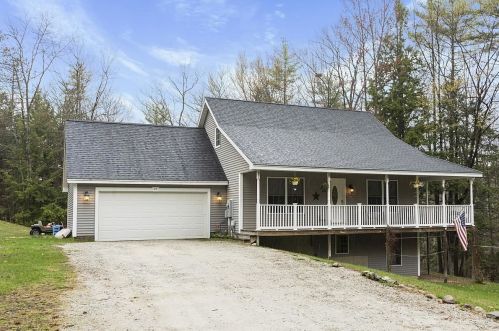 47 Old Woods Rd, Northwood NH  03261-3856 exterior