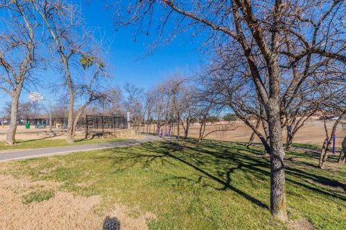 1509 Fieldstone Dr, Oak Point TX 75068-6442 exterior