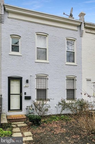 203 17th St, Washington, DC 20003-1641