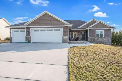 3540 Spyglass Hill Dr, Green Bay, WI 54311-6122