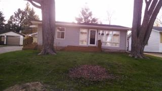 516 12th St, Clinton, IA 52732-4836