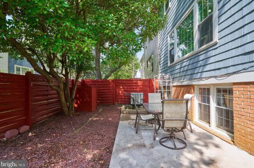 13185 Putnam Cir, Woodbridge VA  22191-1028 exterior