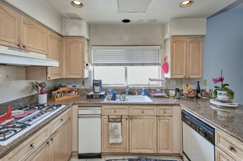 18161 Patronella Ave, Torrance CA  90504-3900 exterior