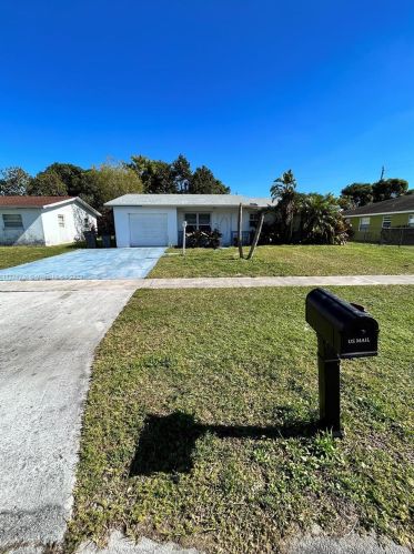5912 Barbados Way, West Palm Beach, FL 33407-1751