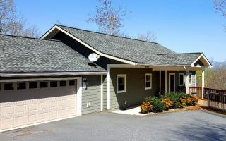 208 Pond View Ln, Hayesville, NC 28904-7879