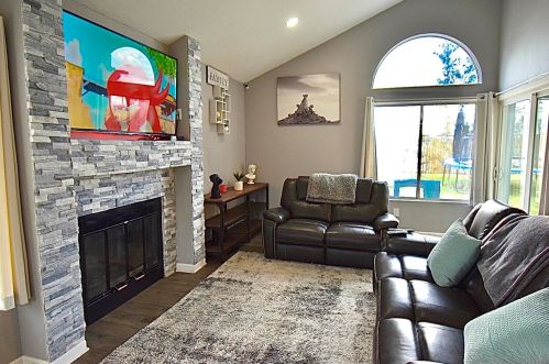 27090 Rainbow Creek Dr, Temecula CA  92591-4513 exterior