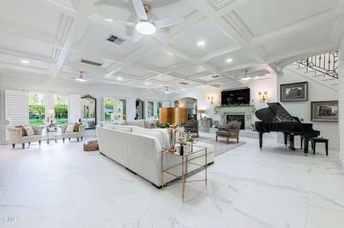 840 Fairway Dr, Bakersfield CA 93309-2416 exterior