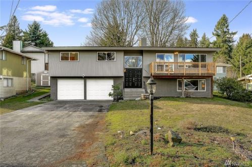16217 49 Ave, Seattle WA  98188-2732 exterior