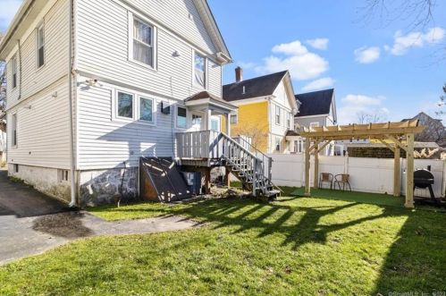 3 Griswold Ct, United States Coast Guard Ac CT  06320-5209 exterior