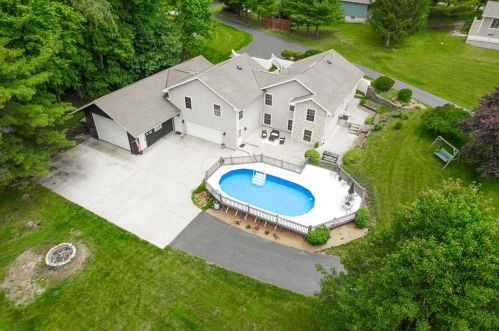 21 Buckeye Blvd, Pataskala OH  43062-8465 exterior