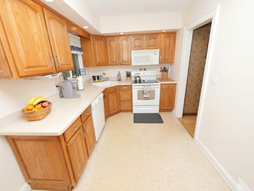 8 Old Rocky Point Rd, Miller Place NY  11764-2025 exterior