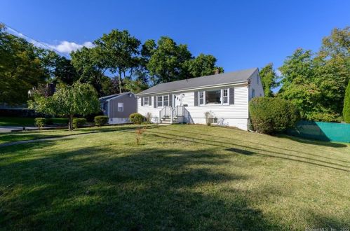 54 Dannell Dr, Stamford, CT 06905-2712
