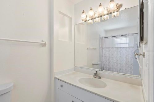 1845 Mango Tree Dr, Edgewater FL 32141-3925 exterior