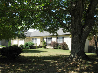 374 Dogwood Ln, Jacksboro, TN 37757-2802