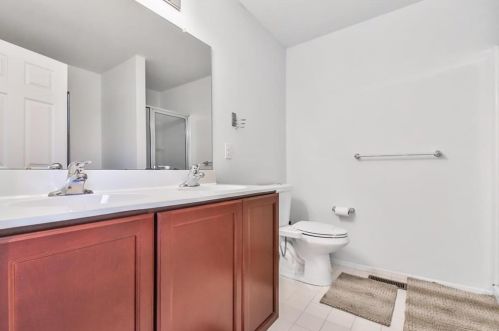 959 King Way, Breinigsville PA  18031-1484 exterior