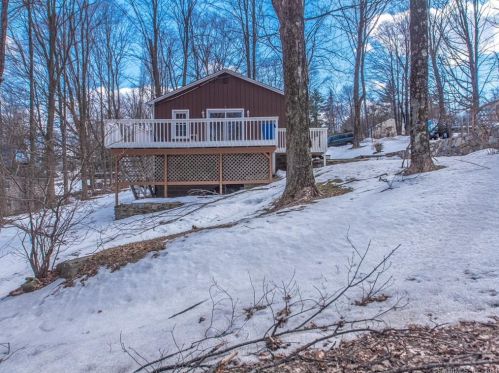 10 Brook Dr, Danbury, CT 06812-2340