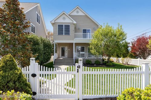 761 South Dr, Bricktown, NJ 08724-4833