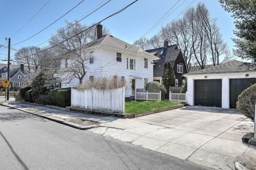 310 Elmgrove Ave, Providence RI  02906-4252 exterior