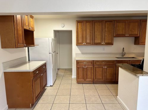 1712 Cherry Ave, Long Beach CA  90806-5821 exterior