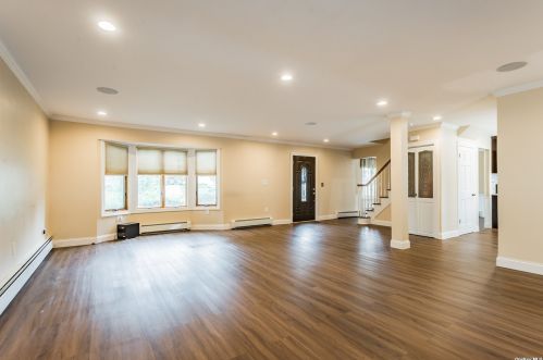 292 Parkside Ave, Miller Place NY  11764-3521 exterior