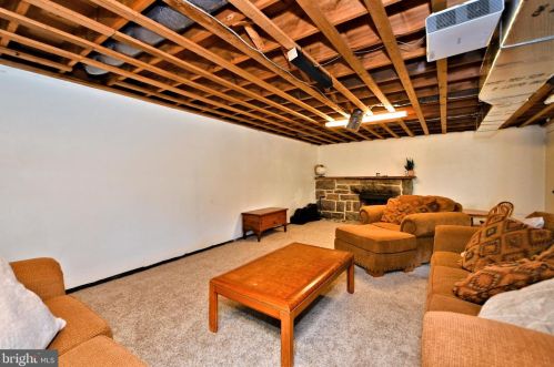 1472 Timberline Dr, Pottstown PA  19465-7234 exterior