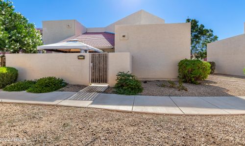 4770 New World Dr, Glendale, AZ 85302-5147