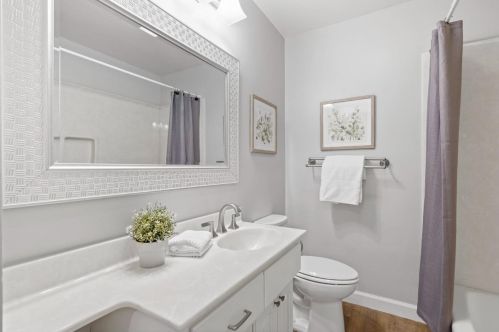 584 Bryan Ave, Sunnyvale CA  94086-6422 exterior