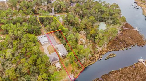304 Bayou Forest Dr, Freeport, FL 32439-4538