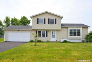 91 Flynnwood Dr, Rochester, NY 14612-2964
