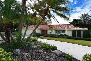 398 Bob White Dr, Sarasota, FL 34236-1812