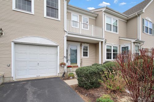 8 Ardmore Pl, East Brunswick, NJ 08816-5263