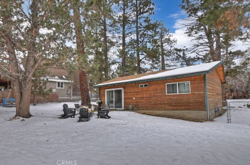 332 Brewer Way, Big Bear City CA  92314-9529 exterior