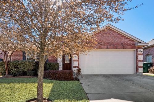 12621 Viewpoint Ln, Burleson, TX 76028-7071