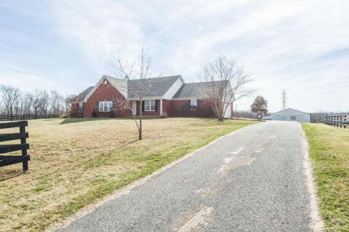 39 Indian Springs Trce, Shelbyville, KY 40065-8359