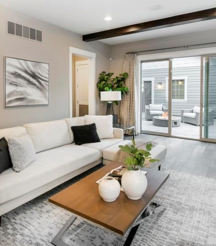 1140 Ogden St, Denver CO 80205-5137 exterior