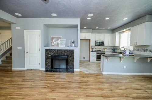 17122 Pacific Oak Ln, Lathrop CA  95330-8526 exterior