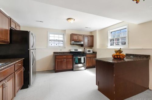 110 Cheshire Rd, Wallingford, CT 06492-3065