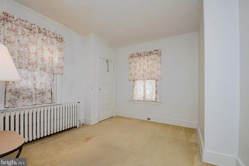 1319 Oak St, Wilmington DE  19805-4340 exterior