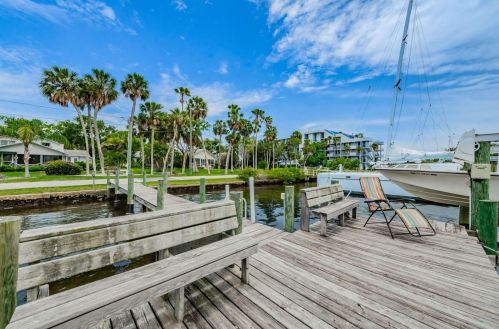 4832 Sunset Blvd, Port Richey FL  34668-6443 exterior