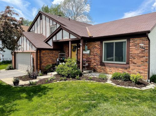 2440 Clover Blossom Ct, Darbydale, OH 43123-9185