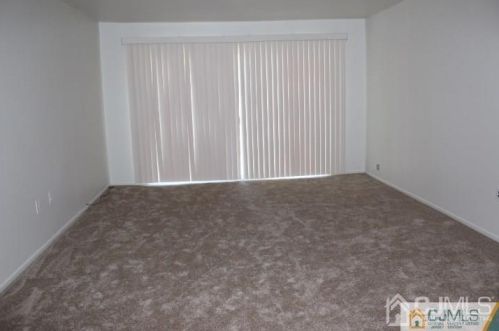 377 Mcdowell Dr, East Brunswick, NJ 08816-4074