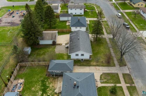 3326 Outer Dr, Hibbing MN 55746-2657 exterior