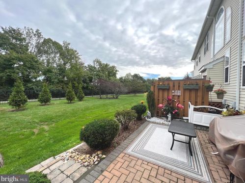 324 Glenn Rose Cir, Norristown PA 19406-1783 exterior