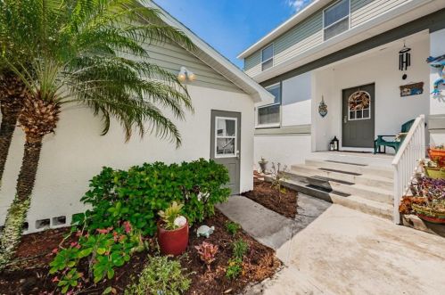 461 Curlew Pl, Tarpon Springs, FL 34689-4610