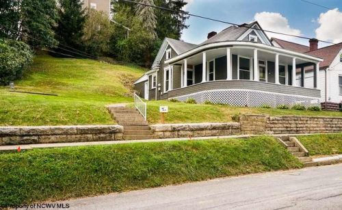 207 Jefferson St, Mannington WV  26582-1023 exterior